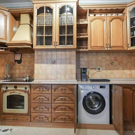 Staycation, City Center Apartment With Balcony Тирана Экстерьер фото